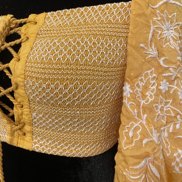 Yellow Cropped Lace Up Top Size Small - Picture 3 of 4